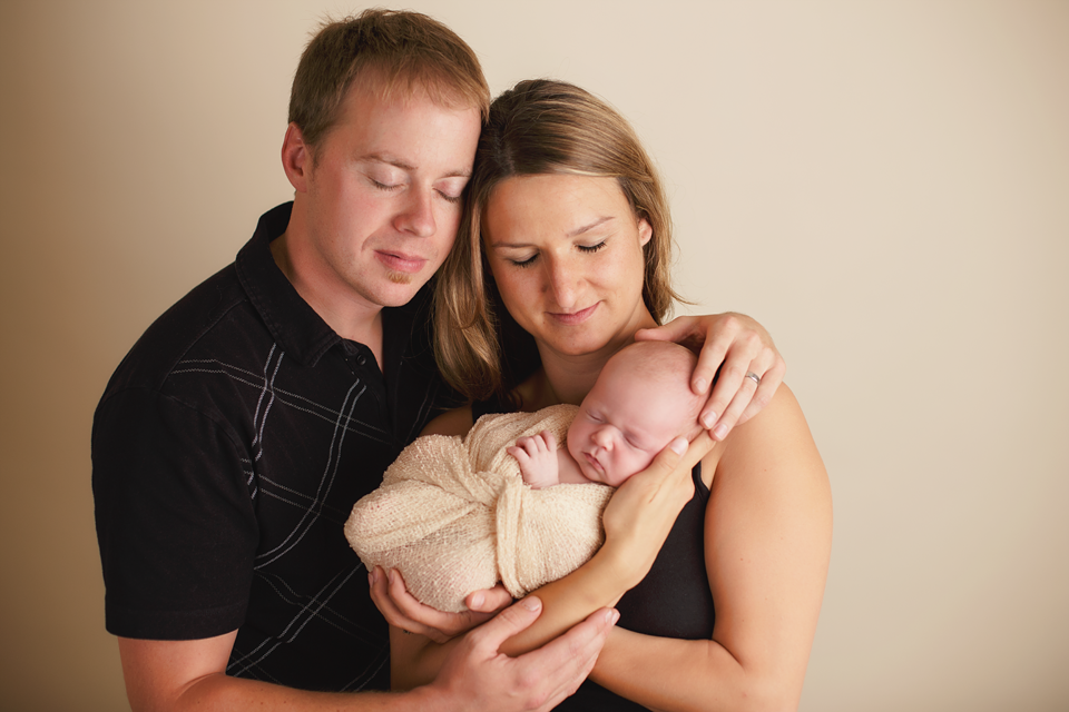 newborn-and-parents-photography