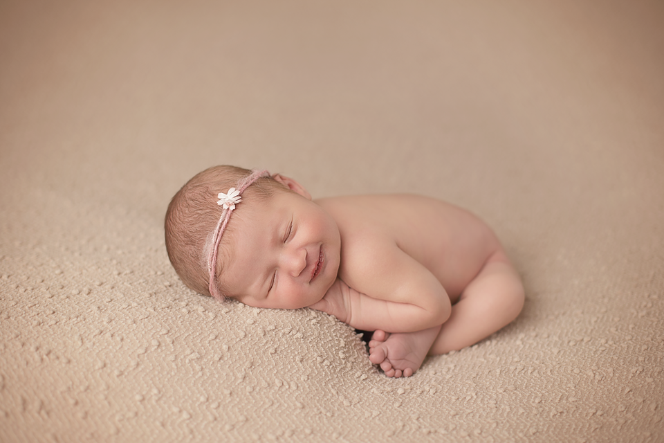 baby-girl-newborn-photography-03
