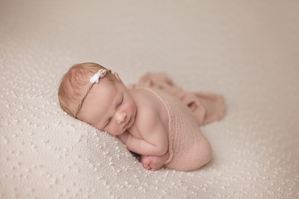 baby-girl-newborn-photos-sask-03
