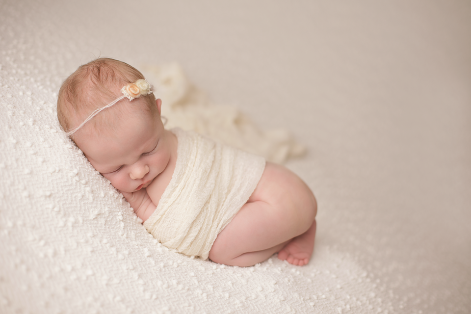 baby-girl-newborn-photos-sask-04