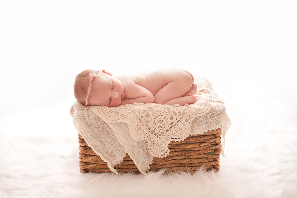 baby-girl-newborn-photos-sask-08