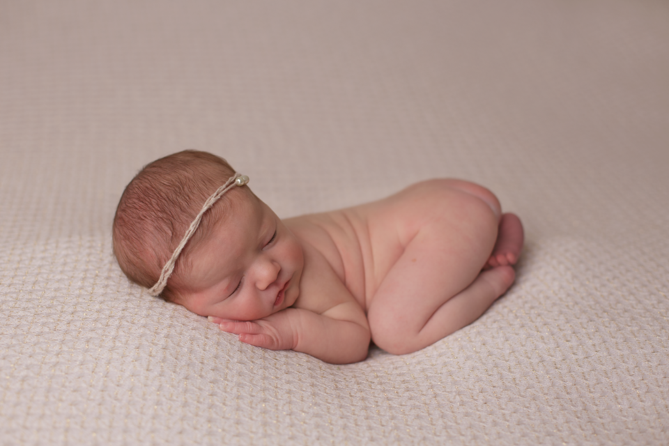adorable-baby-girl-pictures-saskatoon-newborn-photographer