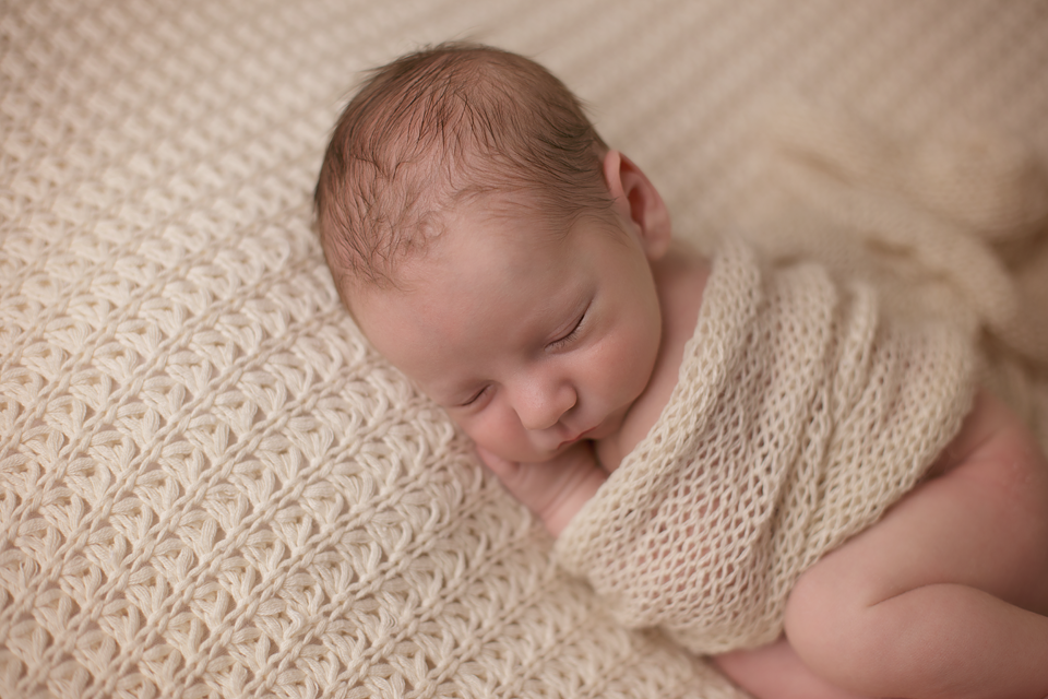 little-baby-boy-newborn-photographer-humboldt-sk