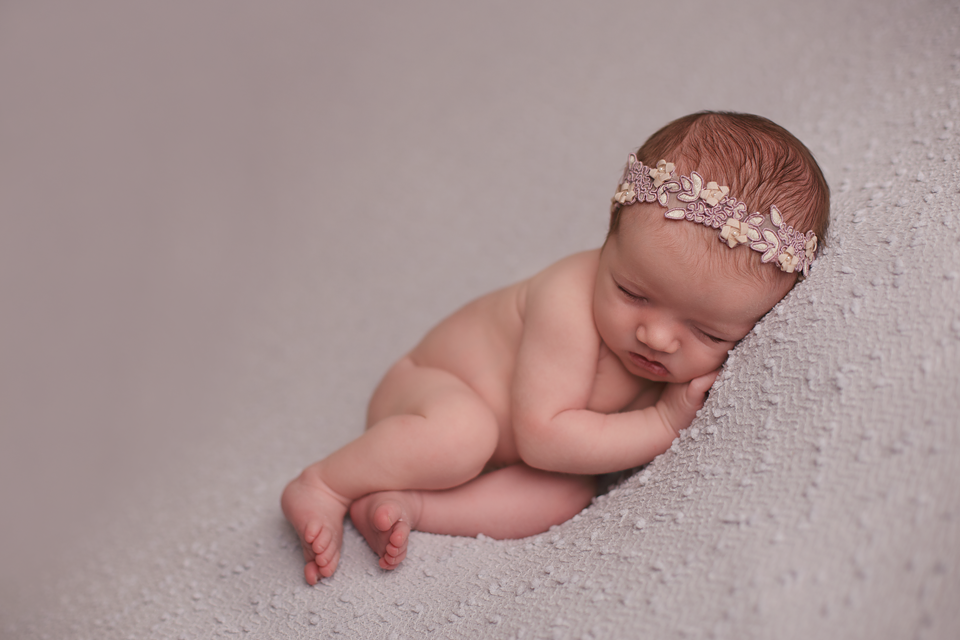 pretty-baby-girl-newborn-photography-saskatchewan