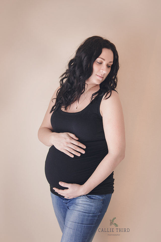 beautiful baby bump saskatoon maternity photographer